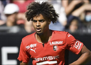 Galatasaray'dan sağ bek için transfer hamlesi