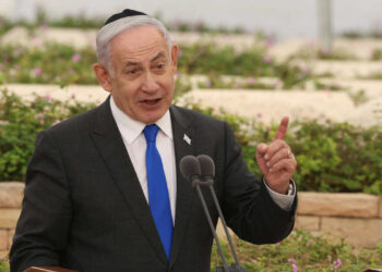 'Gazze'de yoğun aşama yakında bitecek' diyen Netanyahu, Lübnan sınırına işaret etti