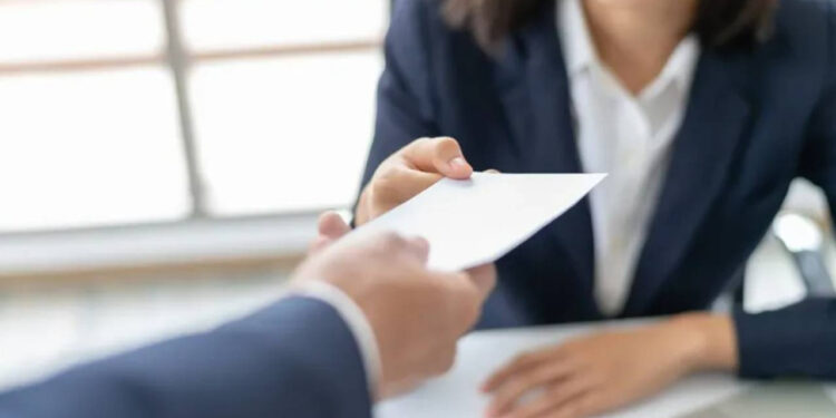 Gelir dağılımında makas açılıyor: CEO’ların kazancı, çalışanlarının maaşının 200 katına çıktı!