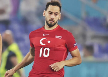 Hakan Çalhanoğlu, EURO 2024'te 'en iyi gol' ödülü için aday gösterildi