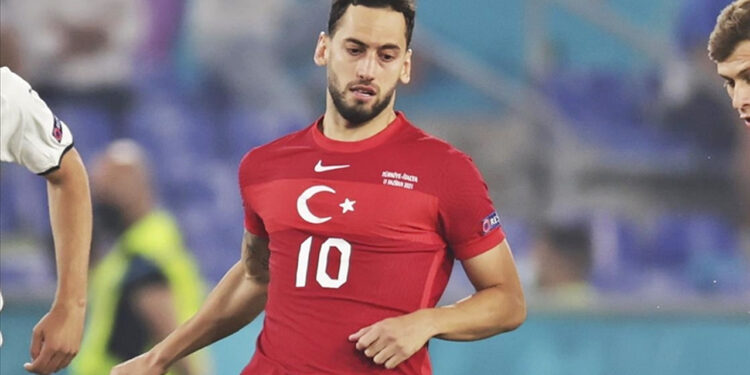 Hakan Çalhanoğlu, EURO 2024'te 'en iyi gol' ödülü için aday gösterildi