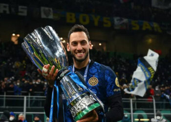 Hakan Çalhanoğlu son kararını verdi