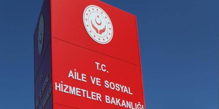 Haziran ayına ilişkin 887 milyon TL tutarındaki "Sosyal ve Ekonomik Destek Ödemesi"ni hesaplara yatırıyoruz