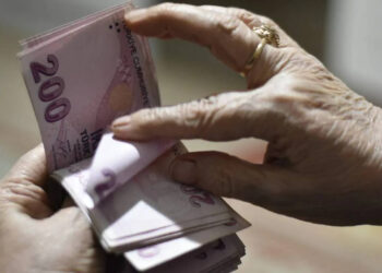 Hesaplar değişti! Milyonlarca emeklinin merak ettiği yeni kök maaş tablosu