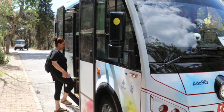İBB: Adalar’da toplu ulaşım zorunluluk