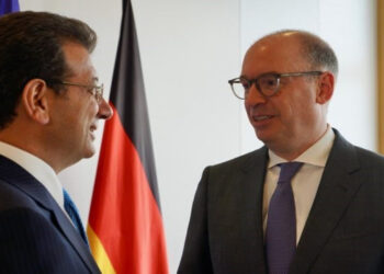 İBB Başkanı İmamoğlu'ndan Berlin'de 'kardeş şehir' girişimi: '2025'te İstanbul'da buluşalım'