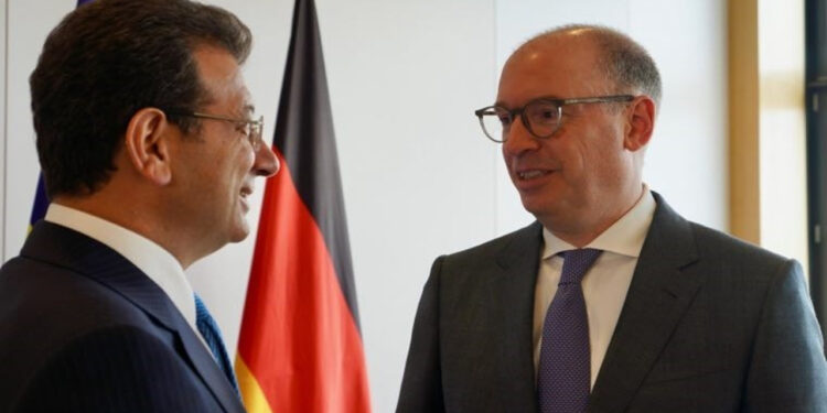 İBB Başkanı İmamoğlu'ndan Berlin'de 'kardeş şehir' girişimi: '2025'te İstanbul'da buluşalım'