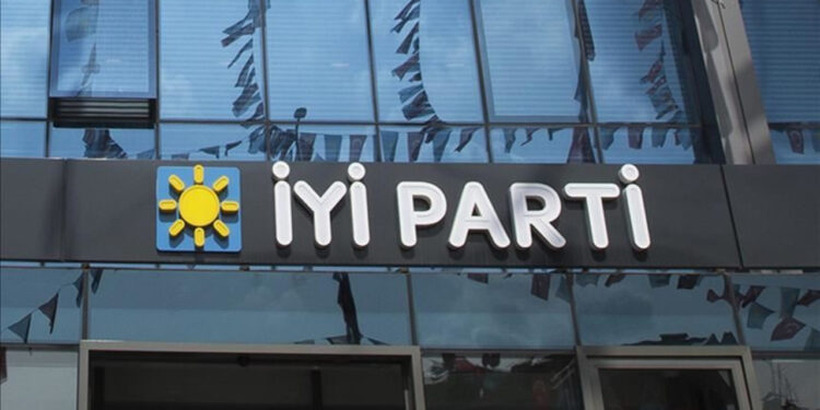 İYİ Parti ile ilgili canlı yayında flaş iddia: 4 milletvekili AKP'ye geçecek