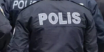 İki polis, dinlemeye takılan savcının ses kaydını silmiş; tutuklandılar
