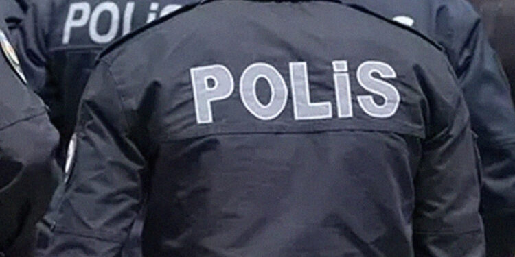 İki polis, dinlemeye takılan savcının ses kaydını silmiş; tutuklandılar
