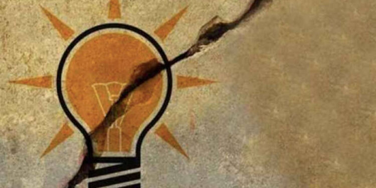 İlçe başkanı ve ilçe teşkilatı istifa etti: "Erdoğan'ı doğru bilgilendirmiyorlar..."