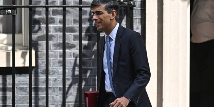 İngiltere Başbakanı Sunak’ın yakın koruma polisi gözaltına alındı: Seçim tarihi üzerine bahis oynadı iddiası