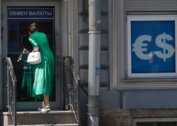 İngiltere, Türkiye’den Rusya’ya tedarik edilen gereçleri de hedef alan yeni yaptırımlar açıkladı