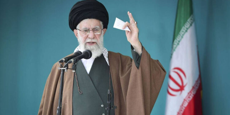 İran sandık başında: Ayetullah Ali Hamaney'den oy kullanın çağrısı