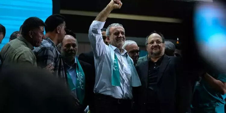 İran'da seçim: İlk sonuçlara göre Pezeşkiyan önde