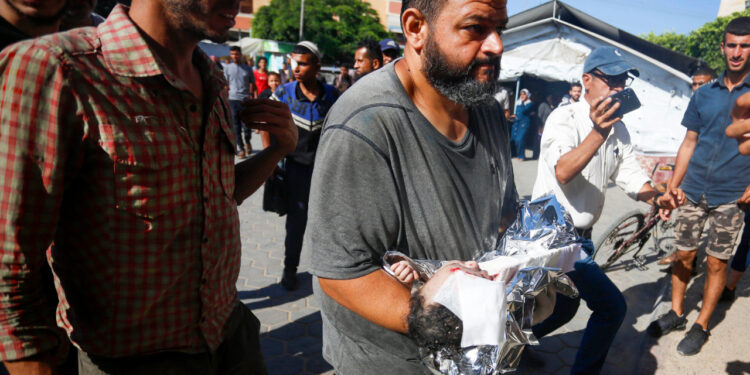 İsrail, Filistinli sivillerin sığındığı çadırları hedef aldı: 25 ölü, 50 yaralı