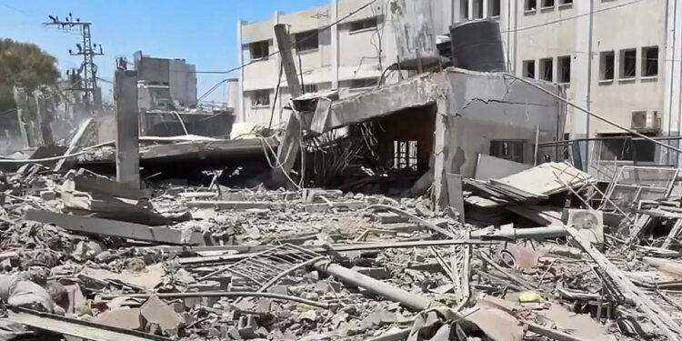 İsrail ordusu Gazze'deki yardım dağıtım merkezini vurdu: Ölü ve yaralılar var