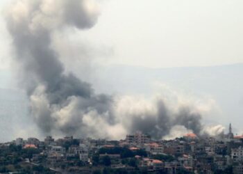 İsrail ordusu Lübnan'ın Sur kenti yakınına saldırı düzenledi