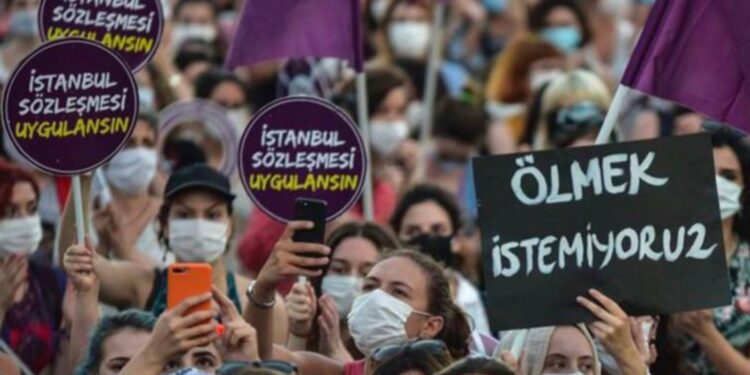 İstanbul Sözleşmesi'nden çıkıldıktan sonra şiddet hattına gelen ihbarlar azaldı