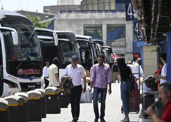 İstanbul'da bayram öncesi otobüs biletleri tükendi
