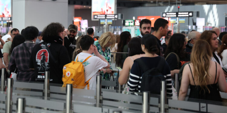 İstanbul'da büyük göç sürüyor, akın akın geldiler: Yoğunluk oluştu!