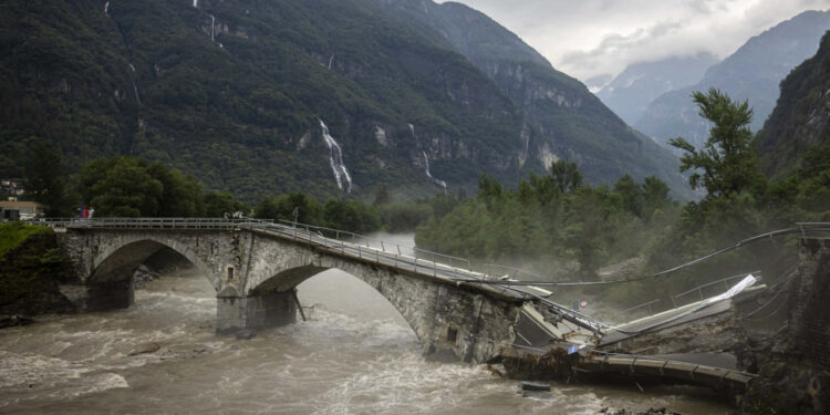 İsviçre'de heyelan ve sel: 4 ölü, 2 kayıp