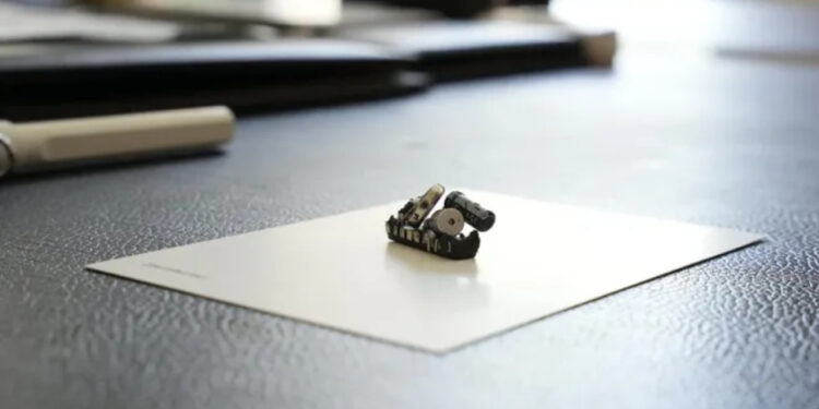 İzmir'de belediye başkanının odasından dinleme cihazı çıktı