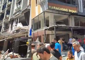 İzmir’de unlu mamuller işletmesinde patlama