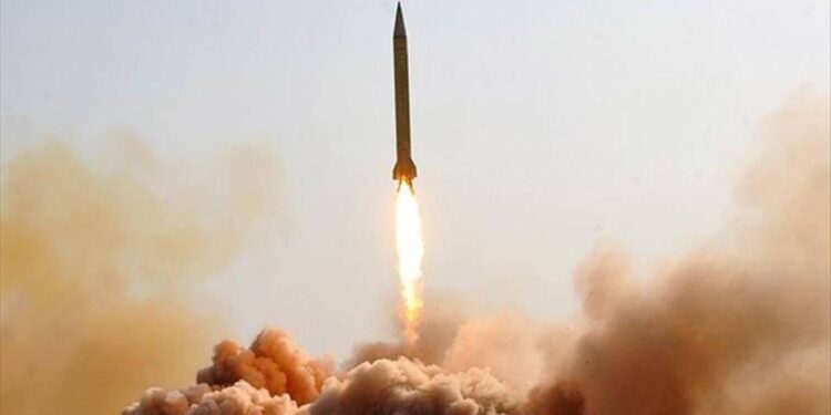 Japonya, Kuzey Kore'nin balistik füze fırlattığını duyurdu