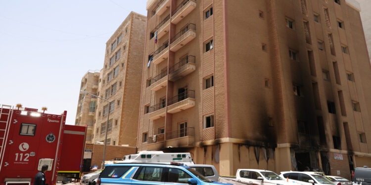 KUVEYT | Yabancı işçilerin kaldığı binada çıkan yangında en az 49 kişi öldü