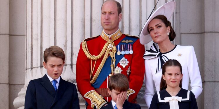 Kanser tedavisi gören Galler Prensesi Kate, Noel'den beri ilk kez toplum önüne çıktı