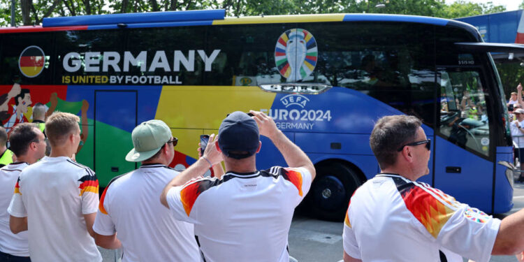 Kaş yapayım derken göz çıkaran Alman vekil, paylaşımını sildi