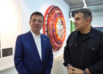 Kayıp Alfabe: Ahmet Güneştekin'in kapsamlı sergisi Artİstanbul Feshane'de