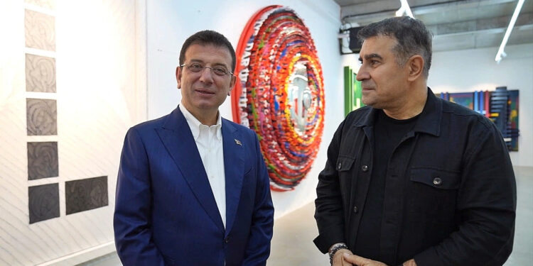 Kayıp Alfabe: Ahmet Güneştekin'in kapsamlı sergisi Artİstanbul Feshane'de