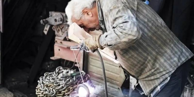 Kayıtlı ve kayıt dışı 4 milyon emekli çalışmak zorunda kalıyor!