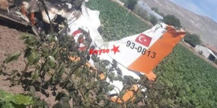 Kayseri’de eğitim uçağı düştü: 2 pilot hayatını kaybetti