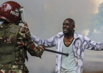 Kenya halkı 'vergi yasası' protestosu için sokağa döküldü: 1 ölü, 200 yaralı!