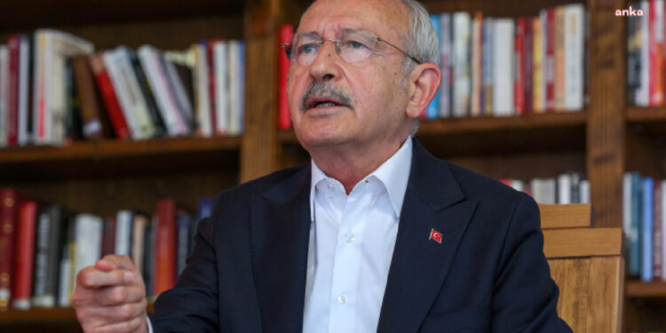 Kılıçdaroğlu'ndan CHP'li meclis üyesine saldırıya tepki: Alçak saldırıyı lanetliyorum!
