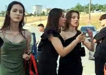 Kıyafet krizinin yaşandığı lisede bir skandal daha: Gerici vakıfların etkinliklerine katılan öğrencilerin sözlülerine ek puan!