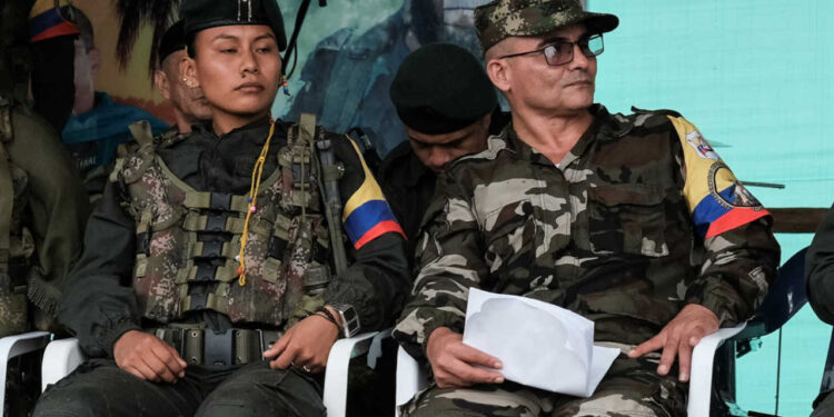 Kolombiya'nın barış sürecinde bir sayfa daha açıldı: FARC'ın muhalif kanatlarından Segunda Marquetalia ile müzakere başladı
