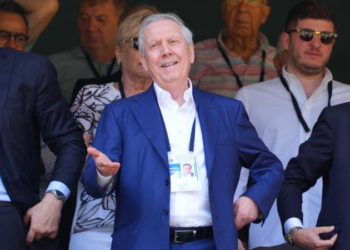 Korkaklar her gün, cesurlar bir gün ölür; biz bir gün öleceğiz, çekilme falan yok!