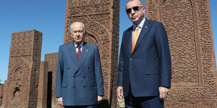 Kulis: Bahçeli'nin sert çıkışları AKP'de nasıl karşılık buldu?