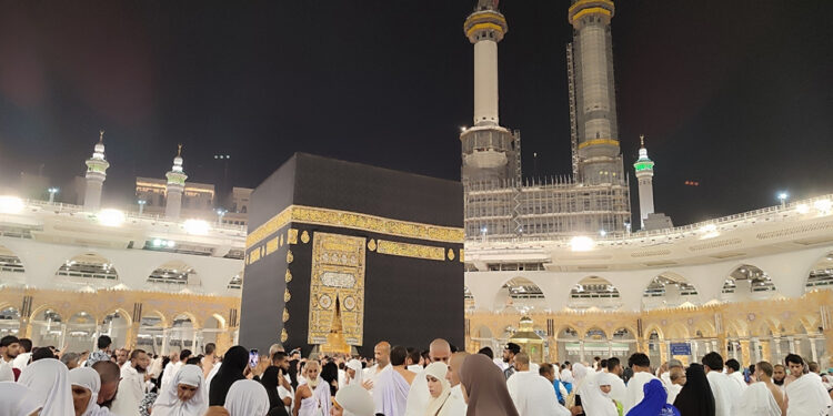 Kutsal topraklarda 'aşırı sıcak hava' can almaya devam ediyor