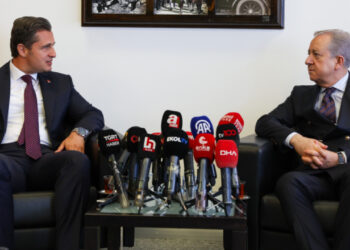 MHP, CHP'yi ziyaret etti, ılımanlaşma mesajı verildi!