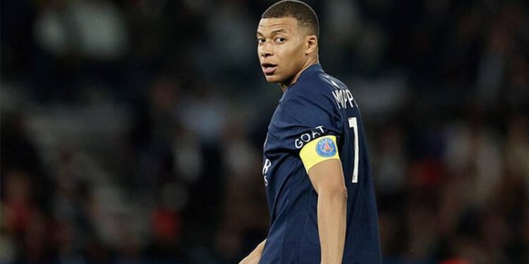 Mbappe resmen Real Madrid'de, 150 milyon euro imza parası alacak