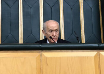 Meclis'te hareketli anlar! Bahçeli grup toplantısının ardından rahatsızlandı: Gazeteciler alandan çıkarıldı