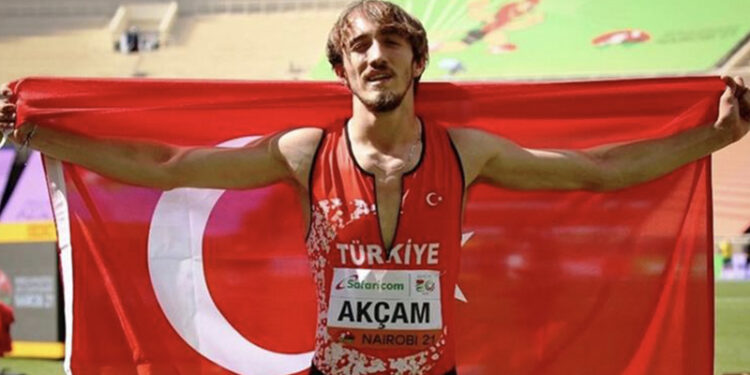 Milli atlet Berke Akçam, erkekler 400 metre engelli finalinde 5. oldu