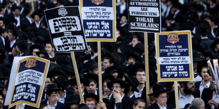 Netanyahu hükümetine Yüksek Mahkeme darbesi: 'İsrail devleti, ilahiyat okulu öğrencilerini de askere almalı'