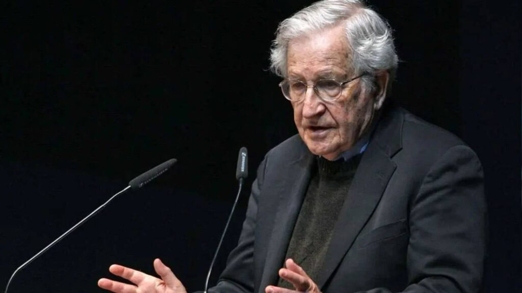 Noam Chomsky'nin eşinden 'ölüm' iddialarına yanıt