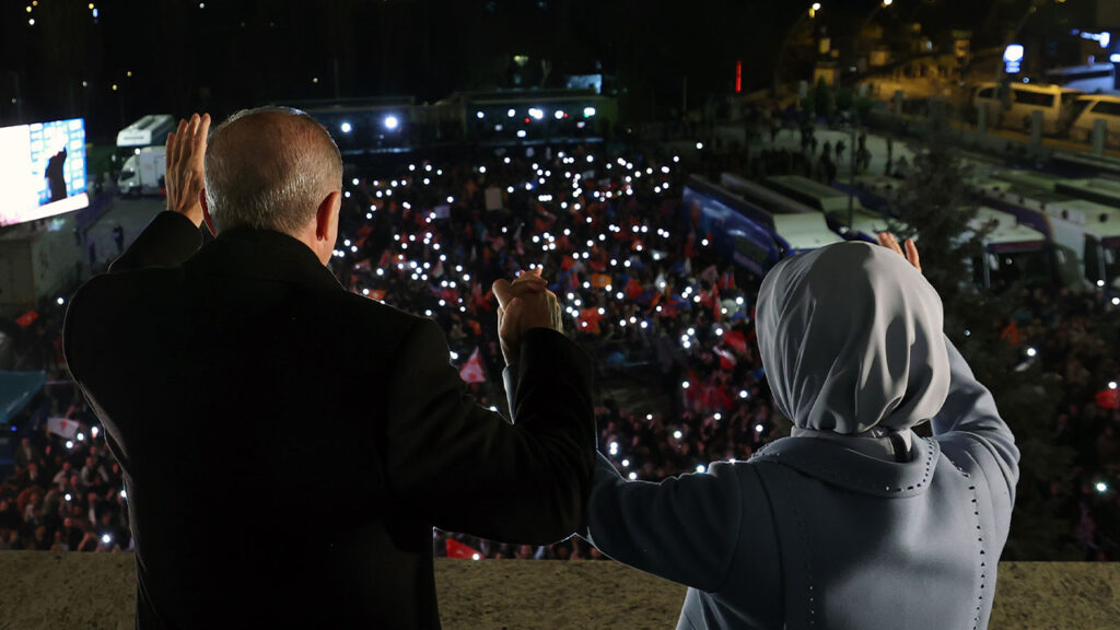 Özer Sencar uyardı: Erken seçim Erdoğan’ı yine iktidara getirir